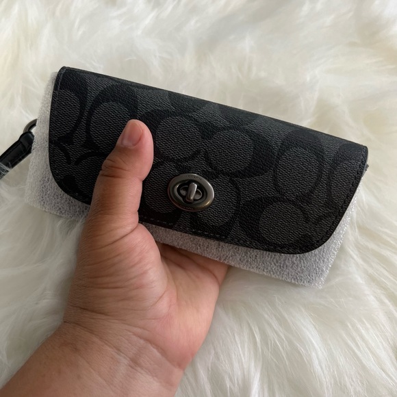 😱😍 coach signature sunglasses case - Picture 4 of 5